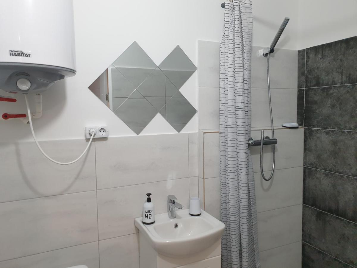 Studio In The Center Appartement Chişinǎu Buitenkant foto